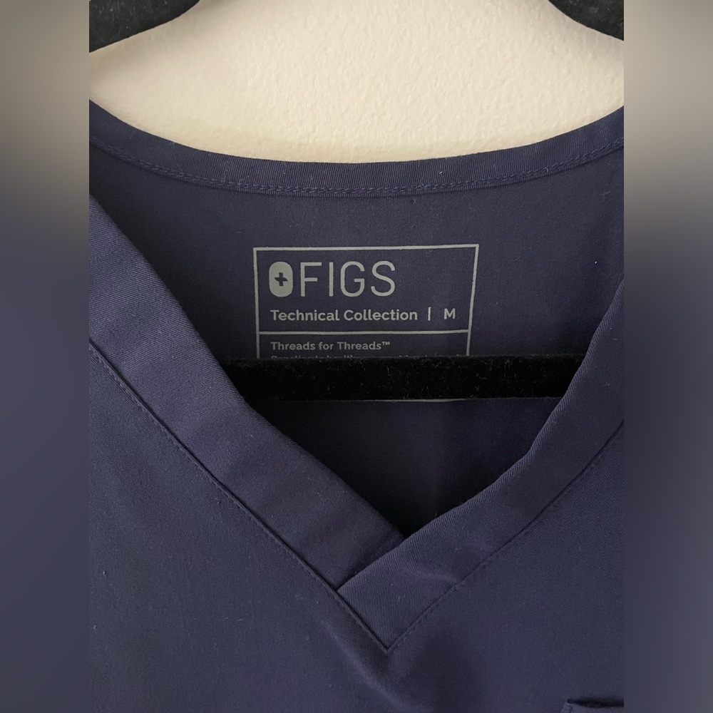 FIGS Leon Scrub Top 3 Pockets Men's Scrubs Size M - Picture 5 of 7